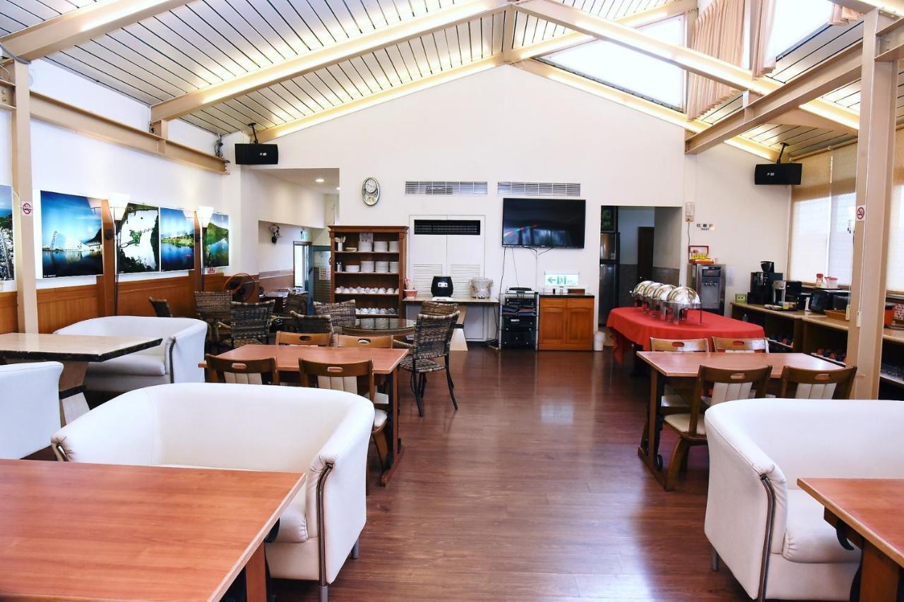 England Business Motel Yilan Bagian luar foto