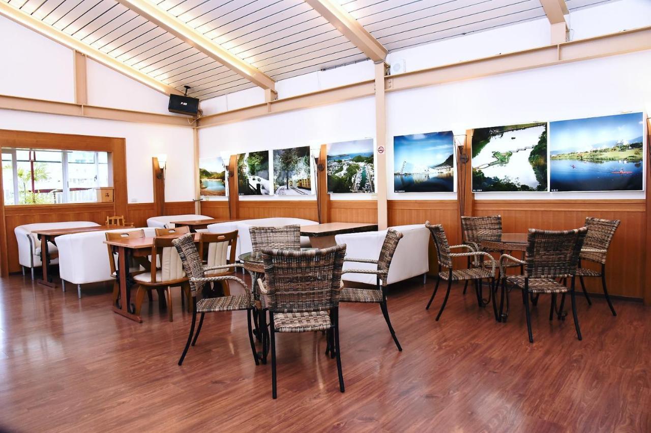 England Business Motel Yilan Bagian luar foto